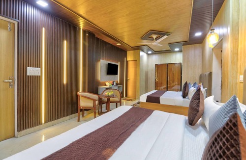 Delhi House | Midtown Inn