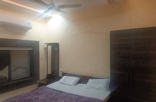 Rehli Hotel | Midway Treat Gopalpura