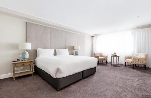 Terrey Hills Hotel | Miramare Gardens Boutique Accommodation
