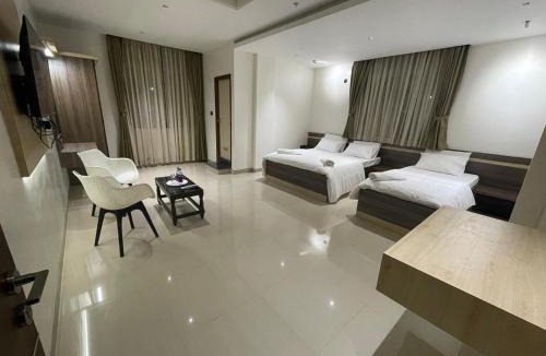 Bellary Hotel | Model Grand Inn