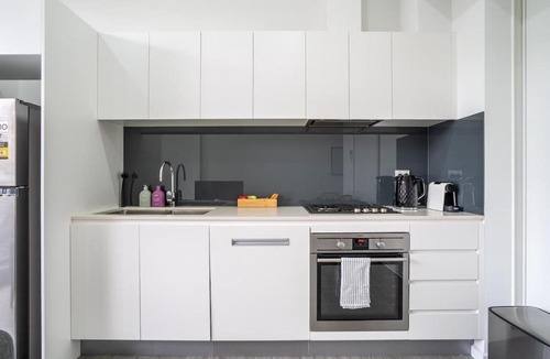 Annandale Apartment | Modern 1-Bedroom Retreat