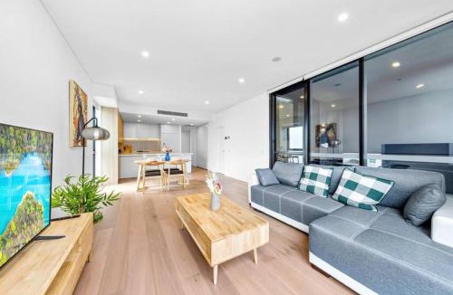Macquarie Park Apartment | Modern 2BR Oasis - Walk to MQ Uni & Hospital
