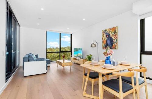 Macquarie Park Apartment | Modern 2BR Oasis - Walk to MQ Uni & Hospital