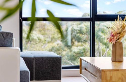 Macquarie Park Apartment | Modern 2BR Oasis - Walk to MQ Uni & Hospital