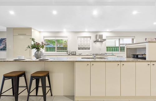 Cabarita House | Modern 3-Bed with Water Views by Beach
