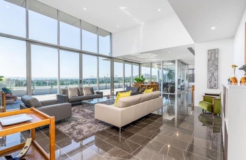 Capital Hill Apartment | Modern 3BR Home 5 mins away from Parliament House - Hosted by Canstay
