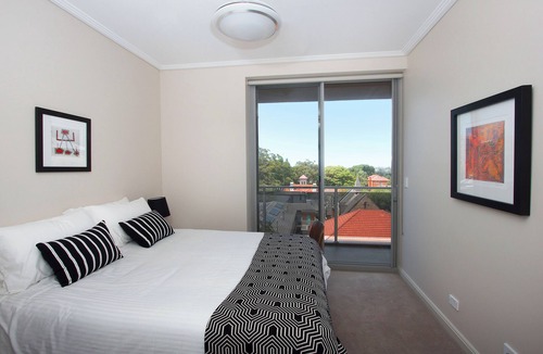 Bondi Junction Apartment | Modern and Spacious 2BR Bondi Junction Apartment Close to Everything