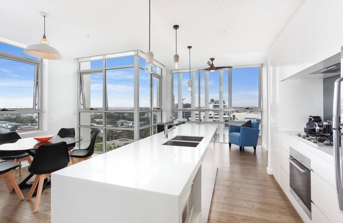 Zetland Apartment | Modern and Spacious 2BR Zetland Apartment Facing the Setting Sun