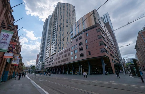 Chinatown Apartment | Modern Apartment in Darling Harbour