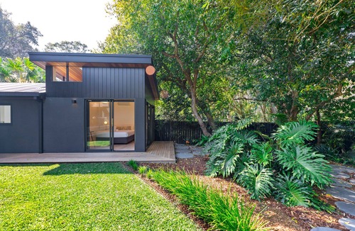 Pearl Beach House | Modern Architectural House Nestled in Exclusive Pearl Beach