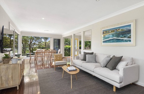 Avalon Beach House | Modern Holiday Home Close to Whale Beach With Stunning Views of Pittwater