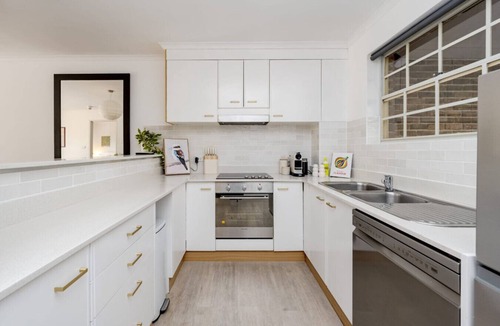 Manuka Apartment | Modern Neutral Haven with Premium Amenities