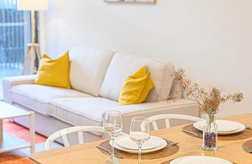 Ryde Apartment | Modern Urban Retreat Stylish Apt in Ryde's Heart