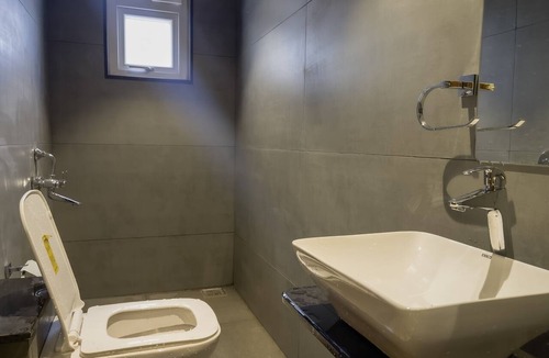 Mundhwa Hotel | Monarch Guestline Magarpatta