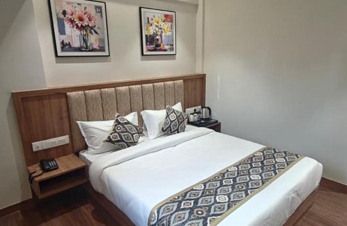 Gachibowli Hotel | Monarch Montvert Hitec