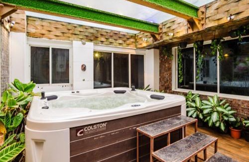 Kune N.m. House | Moonstone Meadows Suite By Alaya Stays With Shared Pool, Garden, Gazebo, & Jacuzzi