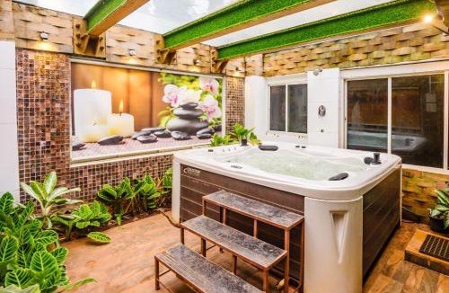 Kune N.m. House | Moonstone Meadows Suite By Alaya Stays With Shared Pool, Garden, Gazebo, & Jacuzzi