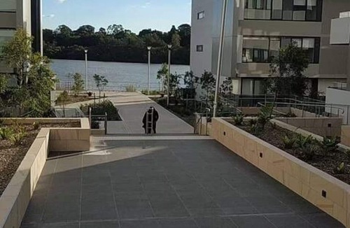 Mortlake Apartment | Mortlake 2BR Apt by the Lake Bay with Nice View