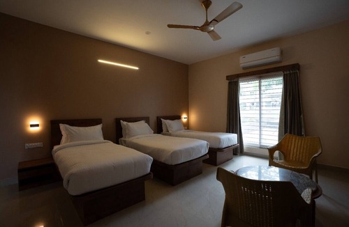 Yelagiri Hotel | MSB Silver Spring Resort