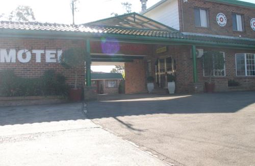 Mount Kuring-gai Hotel | Mt Kuring-Gai Motel