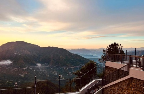 Kumarhatti Hotel | Naman Eco Resort