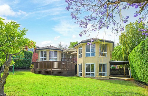 Baulkham Hills House | nBaulkham HIlls near Woolworths 4Br with big yard