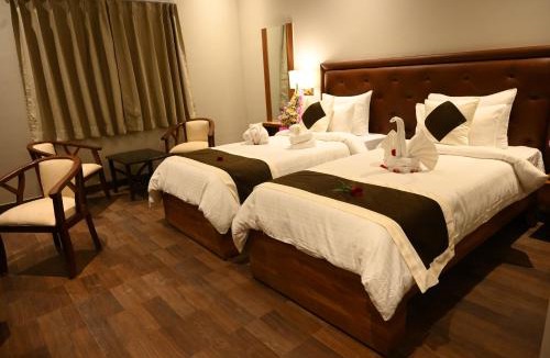 Taj Ganj Hotel | Neel Clarks Inn Express