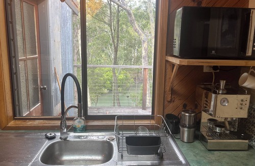 Moruya Heads House | Nestled in the bush overlooking the river and 5 minutes to patrolled beach