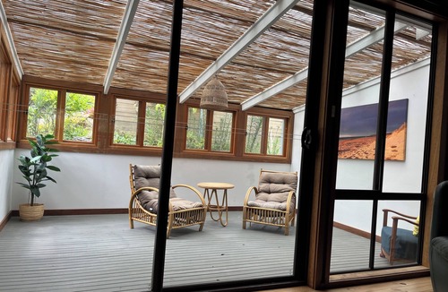 Moruya Heads House | Nestled in the bush overlooking the river and 5 minutes to patrolled beach
