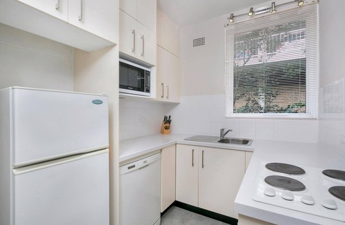 Kurraba Point Apartment | Neutral Bay- KURR6 - Kurraba Road - 1BR with Balcony Parking Near Kurraba Point Ferry and Harbour Views
