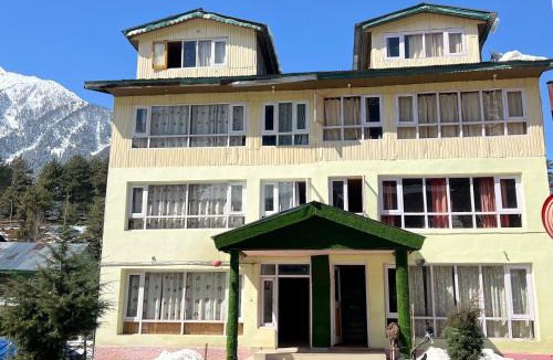 Laripora House | New snow view resort pahalgam