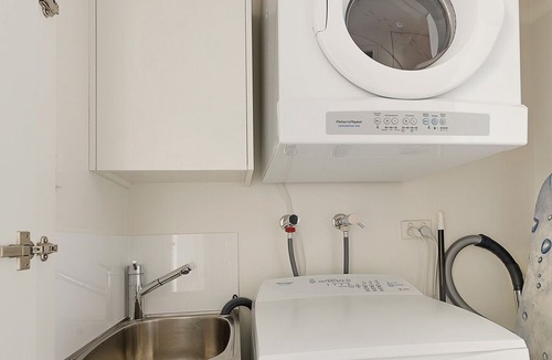 Neutral Bay Apartment | New Stylish Wyndel Apartment GRO017304