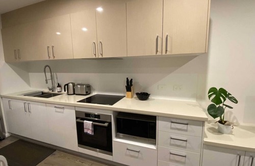 Kingston Apartment | New to VRBO: Kingston Foreshore Contemporary Apartment