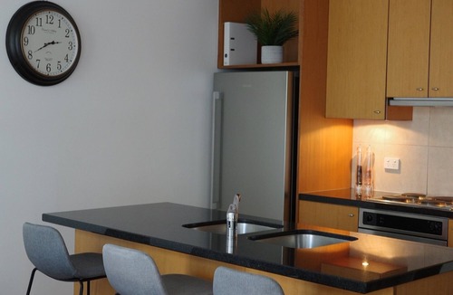 Newcastle House | Newcastle Wharfside Retreat - Newcastle city, harbour & beaches - free parking