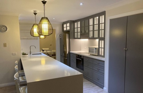 Basin View House | Newly Renovated Luxury Home - Pet Friendly