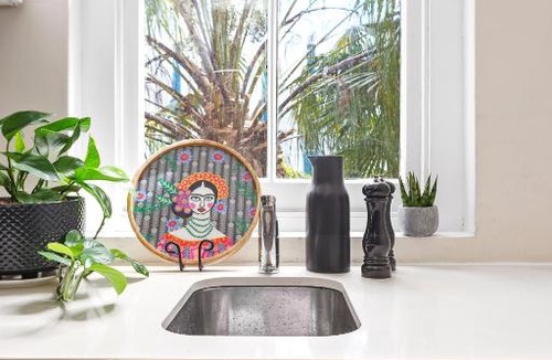 Kings Cross Apartment | Newly Renovated Potts Point 2BR Art Deco