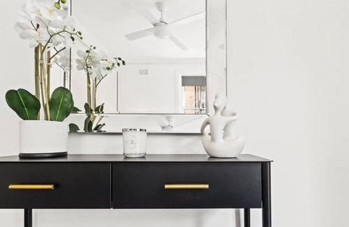 Kings Cross Apartment | Newly Renovated Potts Point 2BR Art Deco