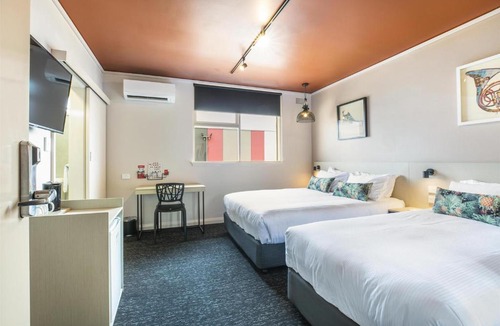 Fairfield Heights Hotel | Nightcap at Fairfield