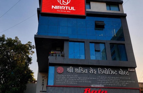 Surat Apartment | Nirrtul Saphhire Studio Apartment Specious & Cozy