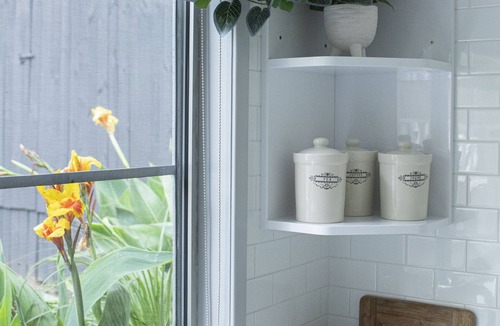 Bar Point Cottage | No.1 Spot in Bar Point. 50 Min from Syd. Jetty, Pet friendly, Renovated Inside.