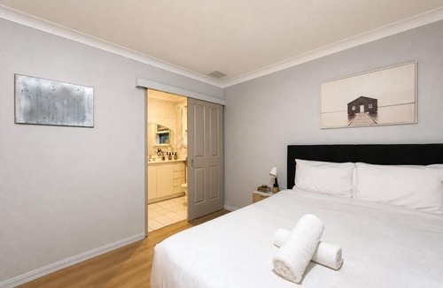 Pymble House | No-Frills Queen Private Ensuite Room in Pymble - Shared Amenities