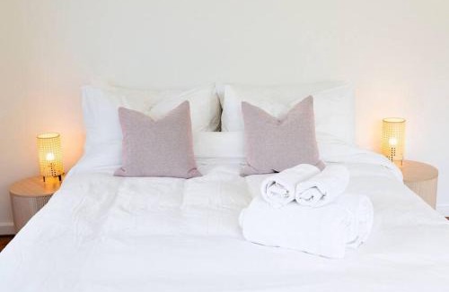 North Bondi Apartment | North Bondi 2BR Spacious & bright with ocean views Balcony