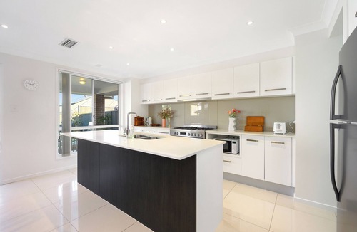 Jordan Springs House | North-West 5Br near Woolworths & Regatta Centre