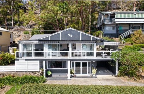 Pretty Beach House | Number 96 at Pretty Beach by HolidayCo.