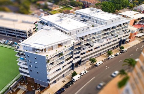Terrigal Apartment | OCEAN LANE | Short walk to beach | Accom Holidays