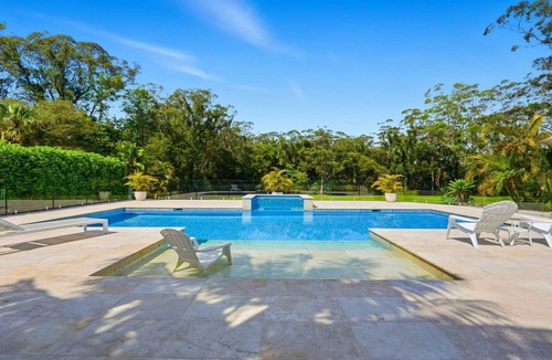 Wamberal House | OCEAN PALMS RESORT| POOL, SPA| Accom Holidays