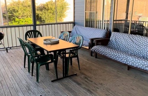 The Entrance House | Ocean Parade/Family Friendly/Central Location