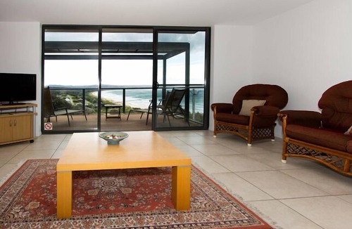 Pambula Beach Apartment | Ocean Reach, Pambula Beach. Locally owned. Affordable Beachfront luxury.
