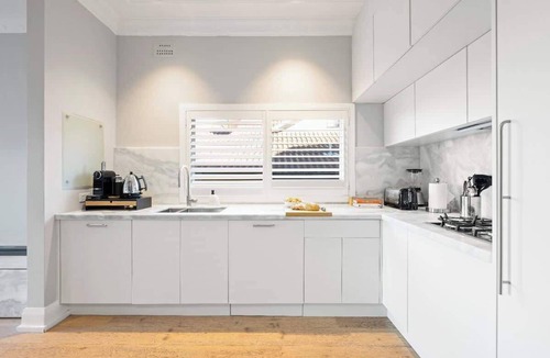 Tamarama Apartment | Ocean Views, Walk to Tamarama and Bondi Beach