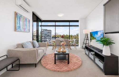 Sydney Olympic Park Apartment | Olympic Park 2BR Apartment with Parking